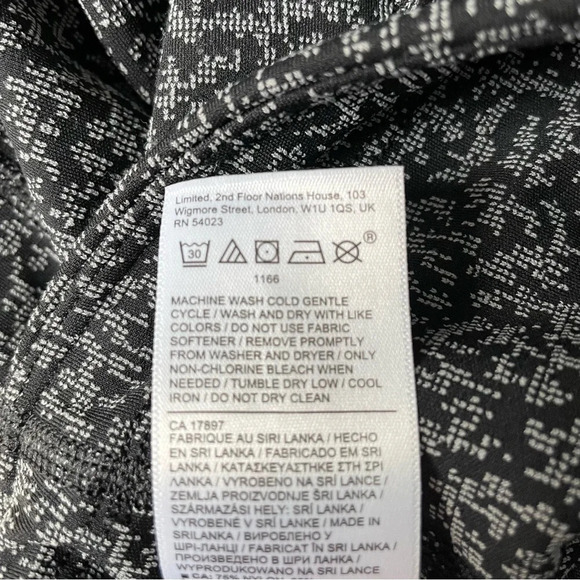 Athleta Ultimate Stash Pocket Textured 7/8 Tight - 29293 - Picture 14 of 16